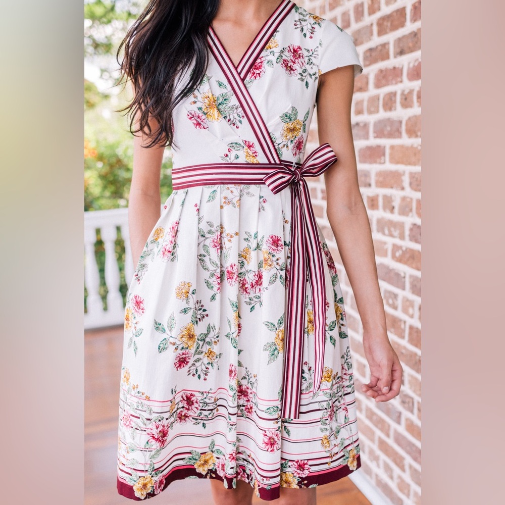 NWT Anthropologie Gal Meets Glam Teresa Floral Wrap Dress
